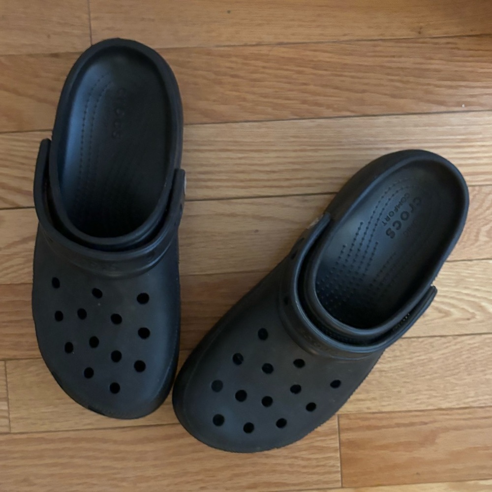 PLATFORM CROCS
